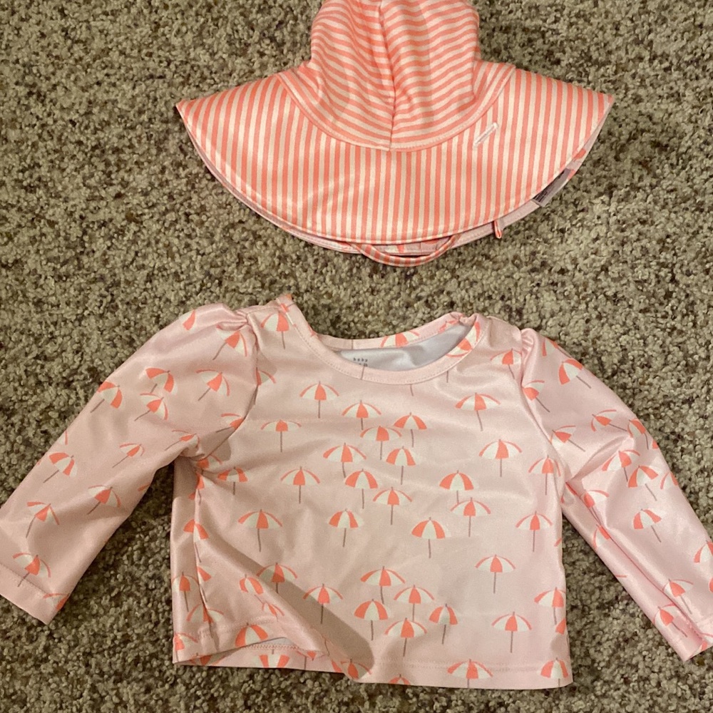 Gap bathing suit with hat